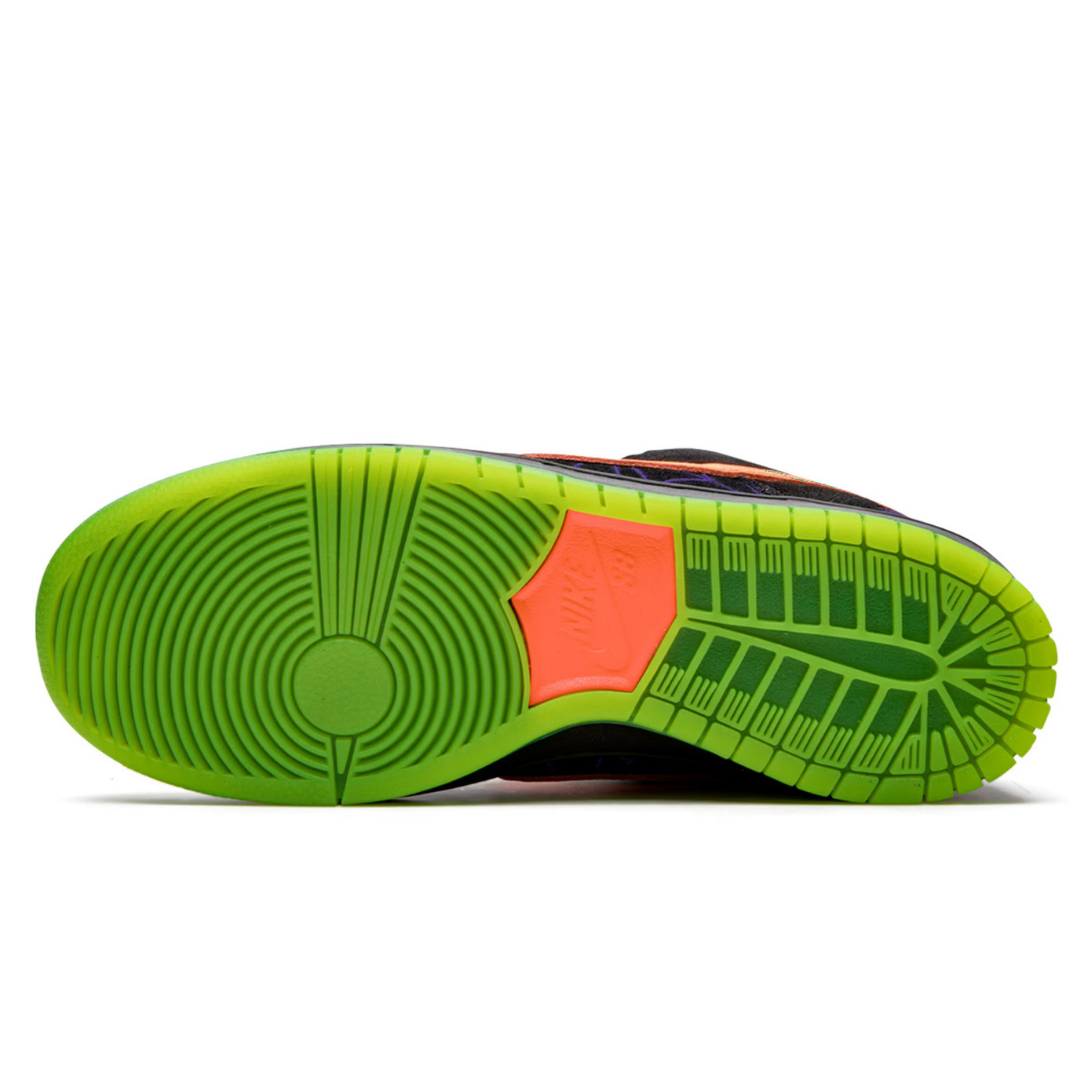 SB DUNK LOW 'Night of Mischief'