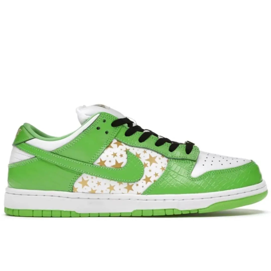 SB DUNK LOW "Supreme Stars Mean Green"