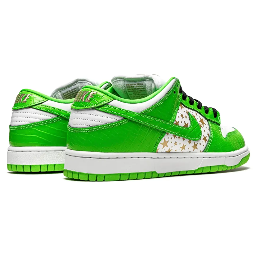 SB DUNK LOW "Supreme Stars Mean Green"