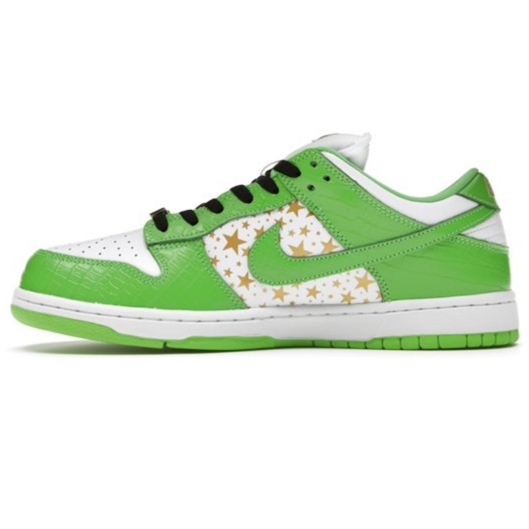 SB DUNK LOW "Supreme Stars Mean Green"