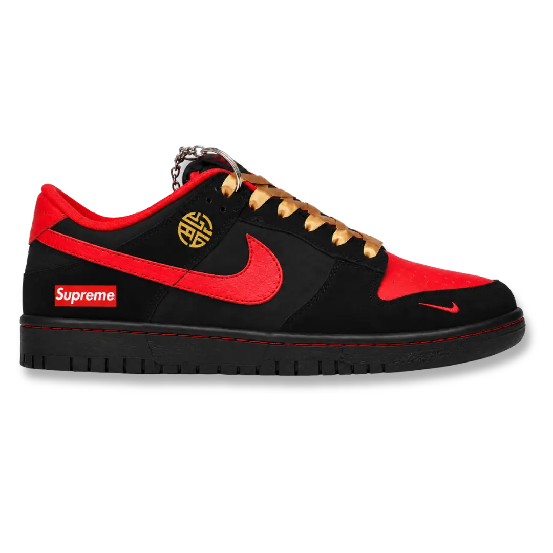 SB DUNK LOW "Supreme Black Red"