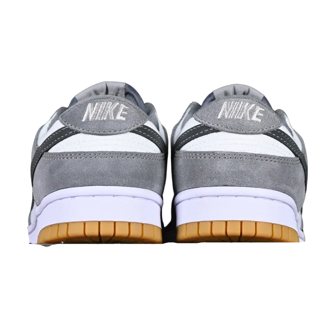 SB DUNK LOW "Smoke Grey Gum"