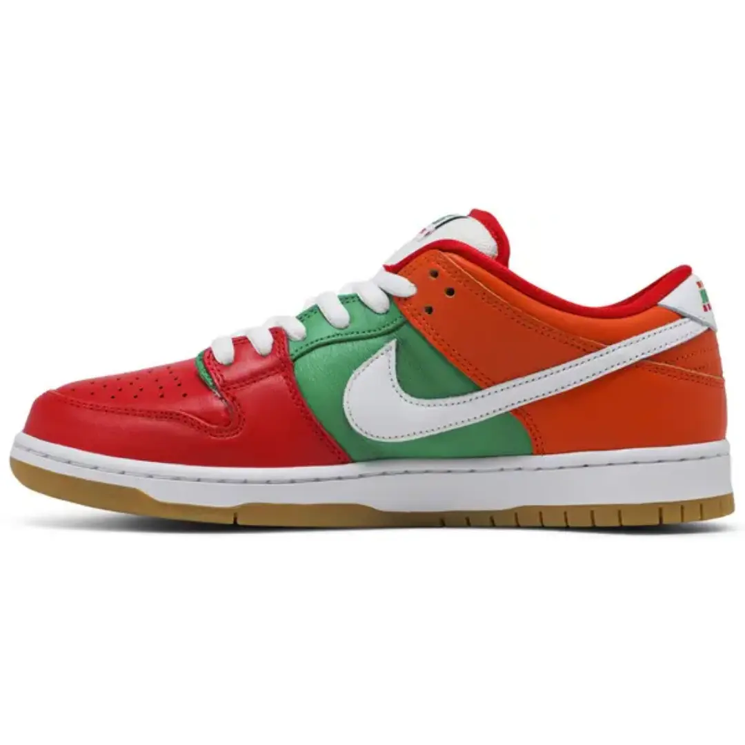 SB DUNK LOW "7-Eleven"