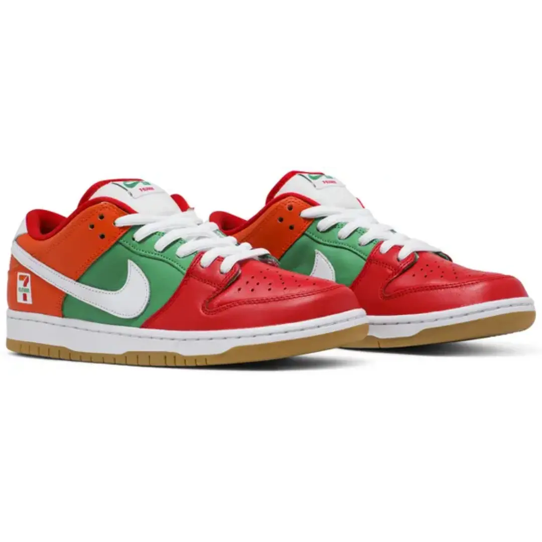 SB DUNK LOW "7-Eleven"